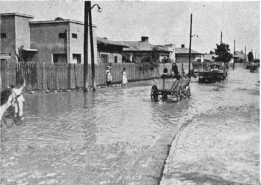 partea veche a Berceniului stradă inundată